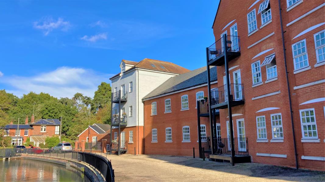 Waterside Lane